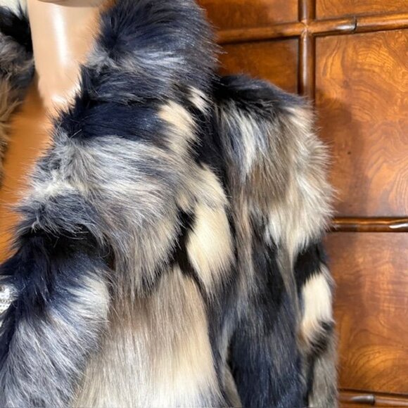 Boston Proper Blue Multi Premium Faux Fur Coat - Picture 10 of 16